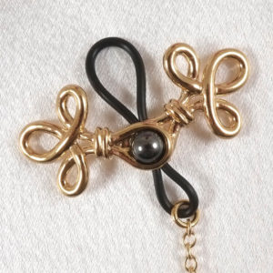 bijou-coquin-teton-design-brandebourg-or