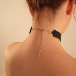 Collier Seins Cuir Lune non piercing Sylvie Monthulé