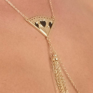 brustschmuck-sexy-fächer-gold-schwarz-frau