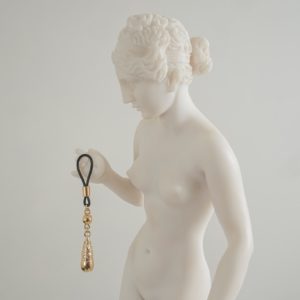 nipple-drops-body-jewelry-gold-sensual-woman