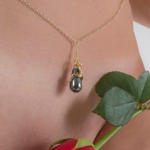 Secret passion hematite pearl waist chain gold