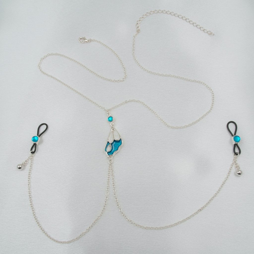 bijou seins collier chaines or Sylvie Monthulé — free download