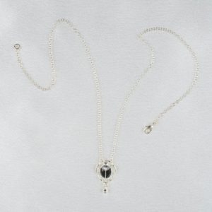 anhänger-skarabäus-silber-schmuck-frau