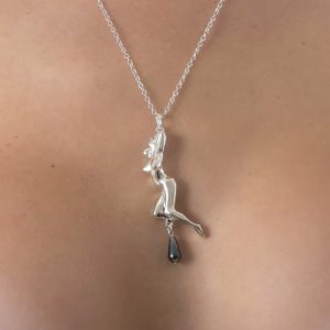 sculpture-nude-woman-necklace-jewel