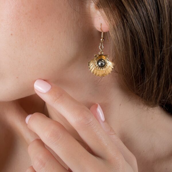 bijou-oreille-pendentif-coquillage-or-hematite